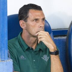 Poyet pide calma: "La gente se entusiasma muy rápido"