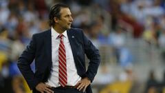 Pizzi ganará un tercio menos que Sampaoli si es campeón