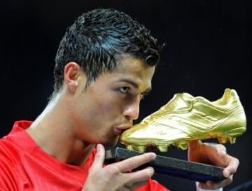 También ha ganado tres veces la Bota de Oro. La primera en 2008, con el Manchester United.  