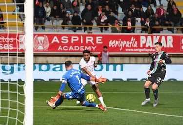 Aprobados y suspensos del Málaga: Pellicer queda muy tocado