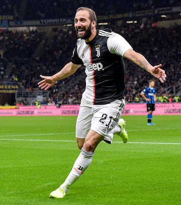 Seg¨²n el diario italiano Tuttosport en 2019, Higua¨ªn quer¨ªa volver a Espa?a y jugar en el Atl¨¦tico de Madrid. El diario se bas¨® en unas palabras de Diego Borinsky, periodista y amigo de la familia del argentino.