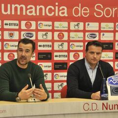 "Cuando un entrenador se queda es gracias a los futbolistas"