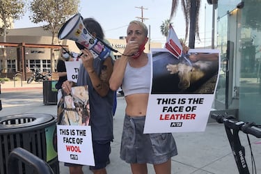 Angelina Jolie, increpada mientras salía de una tienda con su hijo Maddox