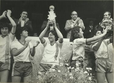 Fue el primer equipo en ganar la Copa de la Reina. El club gallego tiene tres Copas de la Reina (1983, 1984 y 1985). En la foto, el equipo Karbo Depor, origen del femenino del Depor. 