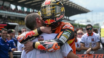 Red Bull KTM Ajo's Spanish rider Pedro Acosta celebrates his 2023 Moto2 World Championship after the Moto2 class race of the MotoGP Malaysian Grand Prix at the Sepang International Circuit in Sepang on November 12, 2023. (Photo by MOHD RASFAN / AFP)