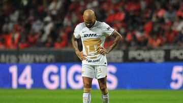 El dilema de Dani Alves con Pumas