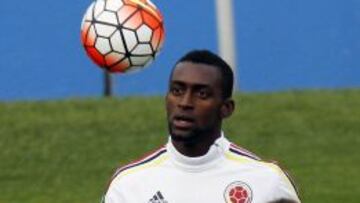 Jackson Martínez lucha por ser titular en la Selección Colombia.