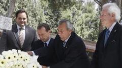 El Buitre, en la ofrenda floral por Bernabéu