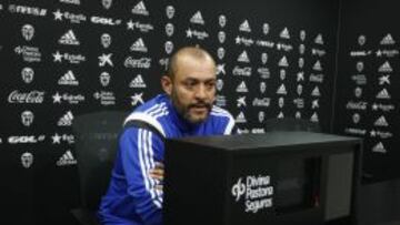 El técnico del Valencia en sala de prensa.