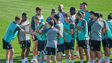 Los jugadores del Celta durante el entrenamiento de ayer.