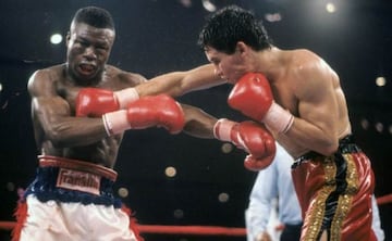 En 1990 Chávez noqueó a Meldrick Taylor en una de los grandes triunfos del boxeo mexicano