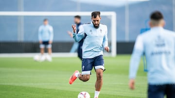 El delantero Borja Iglesias, durante un entrenamiento del Celta.