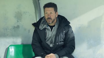 Simeone, en el banquillo del Cacereño.