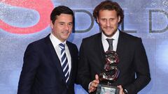 Diego Forl&aacute;n recoge el Premio AS 2019. 
 
 
 