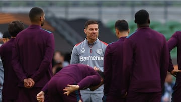 Xabi Alonso, en un entrenamiento del Leverkusen.