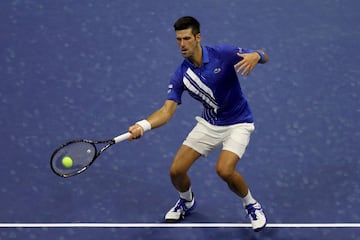 El US Open se convirtió en el primer Gran Slam que se celebra en medio de esta pandemia del coronavirus. El evento se lleva a cabo con estrictas medidas sanitarias para evitar contagios. Sin embargo, el torneo sufrirá grandes ausencias como son las de Nadal, Federer, Fogniri, Kyrgios, Barty, Halep, Svitolina, quienes prefirieron no hacer el viaje a Estados Unidos por el Covid-19. La final del US Open será el próximo 13 de septiembre.