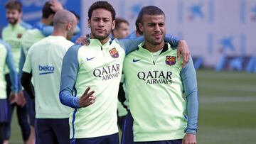 Rafinha evoluciona bien de su lesión y ya dejó las muletas