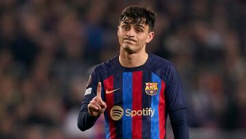 Pedri, durante un partido con el Barça.