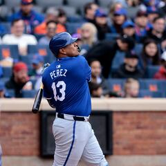 Salvador Pérez reaches new Major Leagues milestone