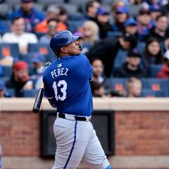 Salvador Pérez llega a 250 home runs en Grandes Ligas