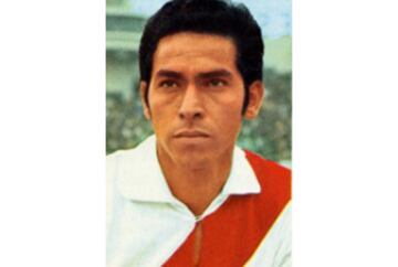 A pesar de sólo jugar 17 partidos con la selección peruana, Fuentes se convirtió en un estandarte de la defensa inca. Jugó la Copa del Mundo de México 70.