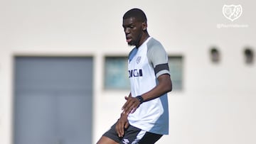 Rady Nteka, nuevo jugador del Rayo Vallecano, durante una sesi&oacute;n den entrenamiento.