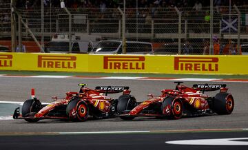 Carlos Sainz y Charles Leclerc (Ferrari SF-24). Sakhir, Bahréin. F1 2024.