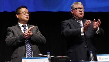Chen Yansheng y Adolf Rousaud directivos y presidente del Espanyol
