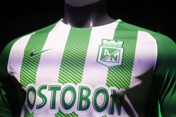 Atlético Nacional presentó su nueva camiseta con la que enfrentará la Copa Libertadores, la Liga Águila y la Superliga.