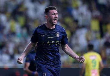 Bóng đá Bóng đá - Saudi Pro League - Al Nassr v Al Khaleej - Al-Awwal Park, Riyadh, Ả Rập Saudi - Ngày 4 tháng 11 năm 2023 Aymeric Laporte của Al Nassr ăn mừng khi ghi bàn thắng thứ hai REUTERS/Ahmed Yosri