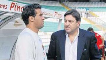 <b>SIN GOL. </b>José Sepulcre y Luis García están de acuerdo en la falta de pegada de su equipo.