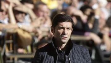 El entrenador del Villarreal Marcelino García Toral durante el partido de la decimosexta jornada de la Liga BBVA que disutan frnte al Deportivo hoy en el estadio de El Madrigal .EFE/ Domenech Castelló