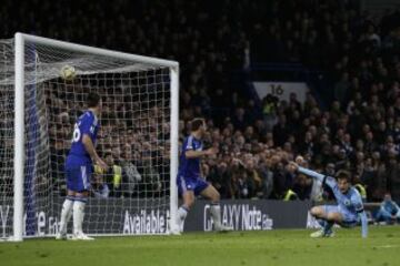 Chelsea y Manchester City luchan por el primer lugar en la Premier League.