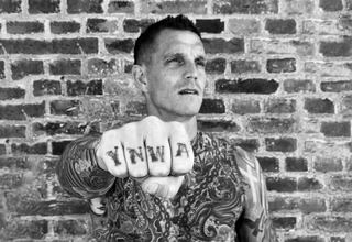 Un ex-defensa mítico del Liverpool es el rey de los tatuajes