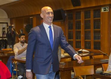 Rubiales takes a swipe at Villar
