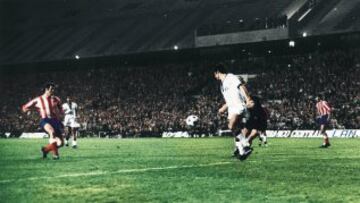 El 5 de noviembre de 1970 el Atlético de Madrid tenía que remontar el 2-1 de la ida al Cagliari en los octavos de final de la Copa de Europa. Los rojiblancos ganaron 3-0 en el Calderón con hat-trick de Luis Aragonés.