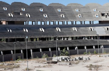 Así se encuentra el que será el nuevo estadio del Valencia Club de Fútbol. Las obras llevan trece años paradas.