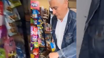 Maltrato animal indigna a todo Chile: sujeto agredió a un perro en un minimarket