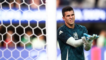 Jun 26, 2024; Inglewood, CA, USA; Mexico goalkeeper Julio González (1) prepares before a match against Venezuela at SoFi Stadium. Mandatory Credit: Jessica Alcheh-USA TODAY Sports