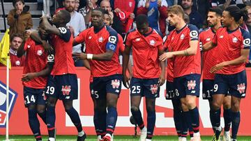 Los jugadores del Lille celebran uno de los goles del partido contra el Saint Ettiene.