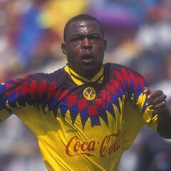 ¿Qué fue de Kalusha? El jugador que falló un gol insólito ante Cruz Azul