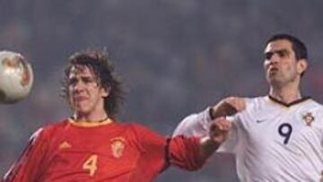 <b>A LA ÚLTIMA VA LA VENCIDA.</B> Puyol admitió que se siente con el billete para el Mundial ya que "yendo a todas las convocatorias lo normal es ir", "pero lo importante es estar en la última lista".