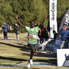 Nzambimana gana en Zaragoza y se estrena en el cross español