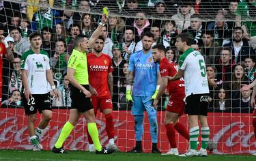 Aprobados y suspensos del Racing contra el Zaragoza: Vicente y Hernando, de nota