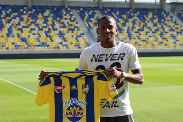 El tercero en la lista de panameños en Europa salidos del Chorrillo. 