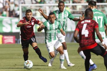 Atlético Nacional ganó con goles de Barcos y Vladimir