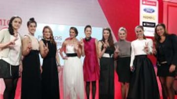 En los Premios AS. Ángela Salvadores, Carolina Marín, Mireia Belmonte, Lourdes Mohedano, Ajejandra Quereda, Artemi Gavezou, Elena López, Ona Carbonell y Sara Sorribes.