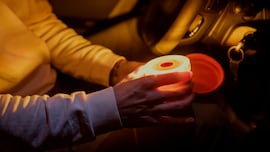 Los vehículos que no están obligados a llevar la baliza V-16 desde el 1 de enero: no habrá multa