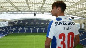 Óliver, en Do Dragao.