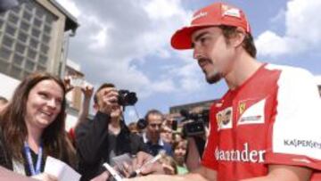 Alonso ha demostrado su disgusto con Pirelli. 